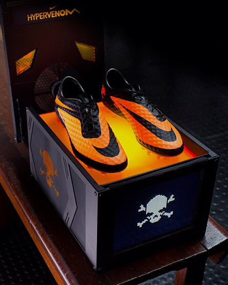 Chuteria Nike HyperVenom FG Pro