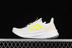 Adidas Ultraboost 5