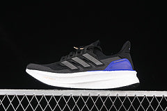 Adidas Ultraboost 5